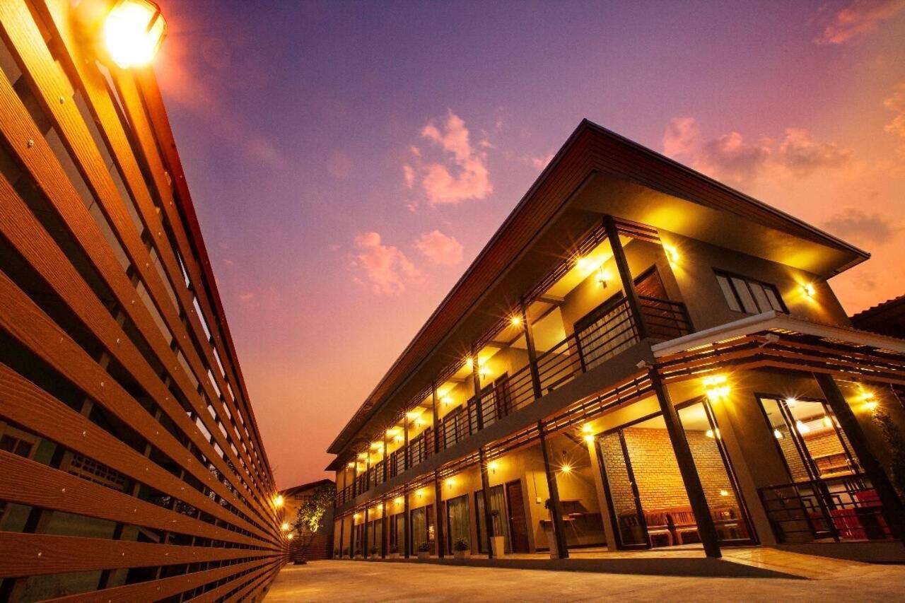 โรงแรมบ้านมะกรูด Baan Ma Grood Hotel Фаяо Екстериор снимка
